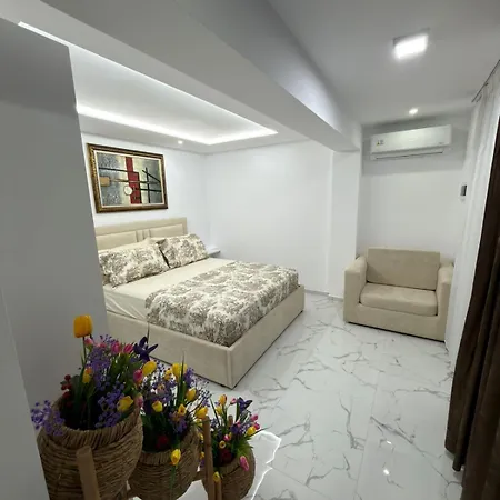 Sunrise Apartment *